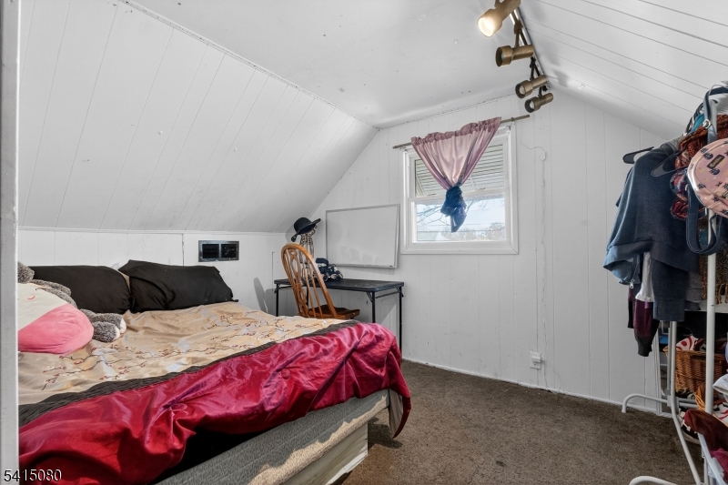 Lincoln Mannor - Residential