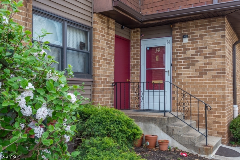 Briarcrest Estate - Residential Lease