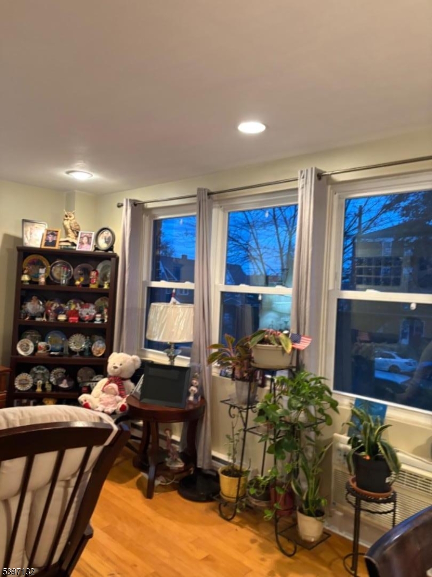 Elmora - Residential