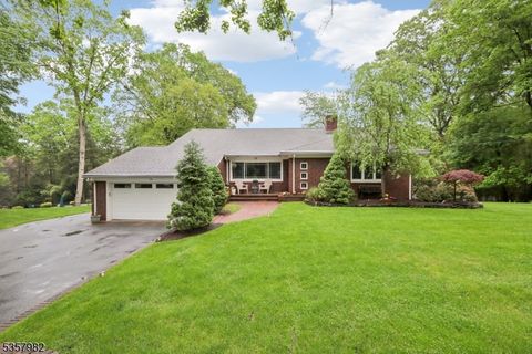 39 Chuckanutt Dr Oakland Boro NJ 07436