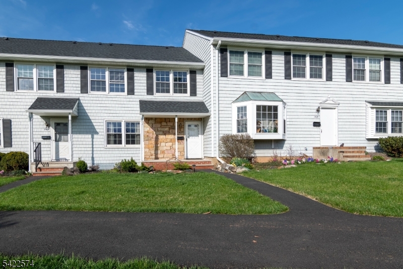 Williamsburg Square - Residential