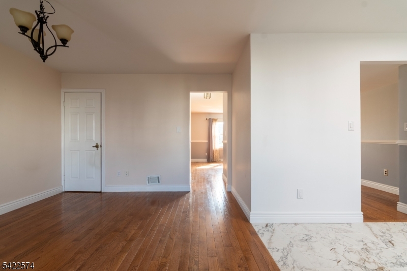 Williamsburg Square - Residential