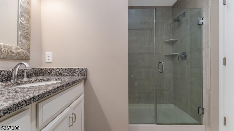 Allamuchy Twp., New Jersey 07840, United States, 3 Bedrooms Bedrooms, ,3 BathroomsBathrooms,Residential,Active,158315