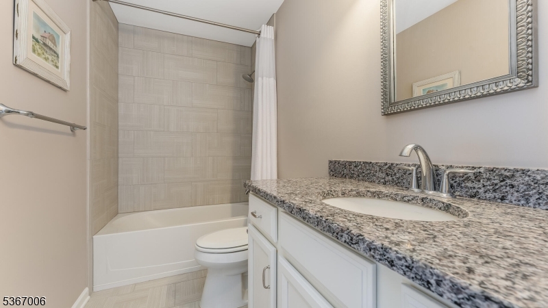 Allamuchy Twp., New Jersey 07840, United States, 3 Bedrooms Bedrooms, ,3 BathroomsBathrooms,Residential,Active,158315