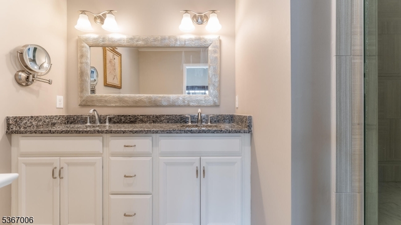 Allamuchy Twp., New Jersey 07840, United States, 3 Bedrooms Bedrooms, ,3 BathroomsBathrooms,Residential,Active,158315