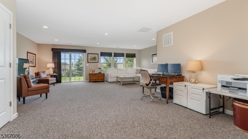 Allamuchy Twp., New Jersey 07840, United States, 3 Bedrooms Bedrooms, ,3 BathroomsBathrooms,Residential,Active,158315