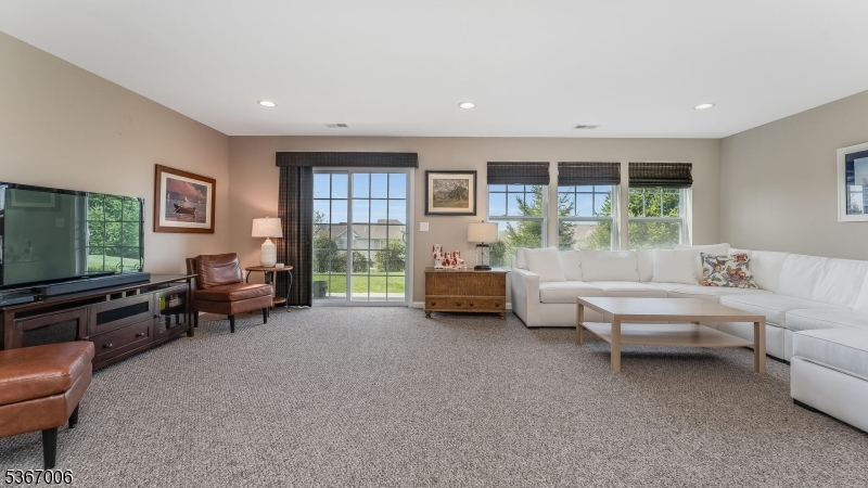 Allamuchy Twp., New Jersey 07840, United States, 3 Bedrooms Bedrooms, ,3 BathroomsBathrooms,Residential,Active,158315