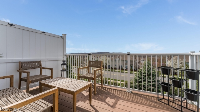 Allamuchy Twp., New Jersey 07840, United States, 3 Bedrooms Bedrooms, ,3 BathroomsBathrooms,Residential,Active,158315