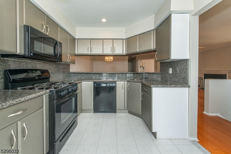 Hilltop Farms - Residential Lease