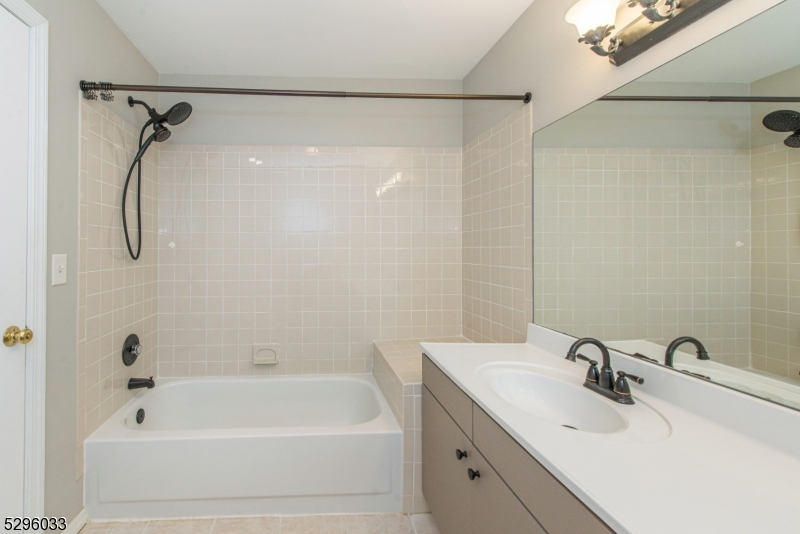 Hilltop Farms - Residential Lease