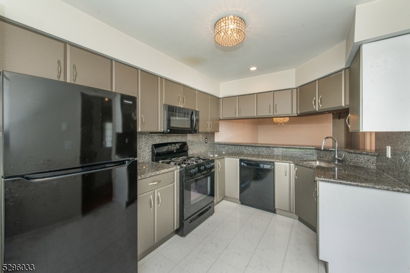 Hilltop Farms - Residential Lease