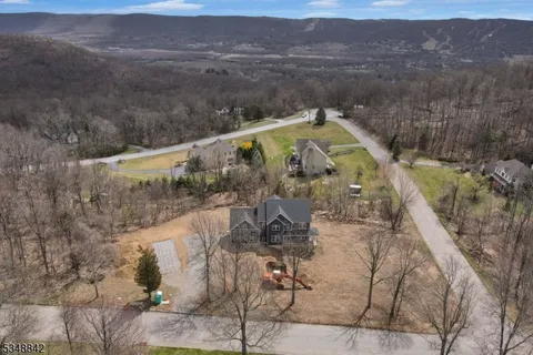 MLS: 3955854