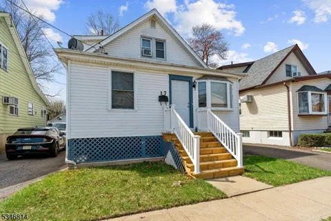 MLS: 3953482