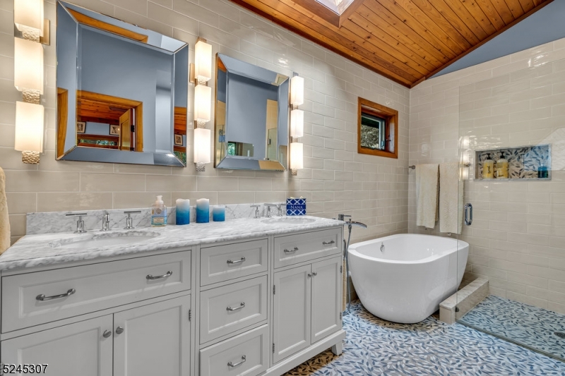 GREEN POND - Residential