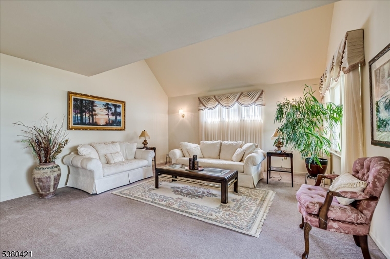 Majestic Knolls - Residential