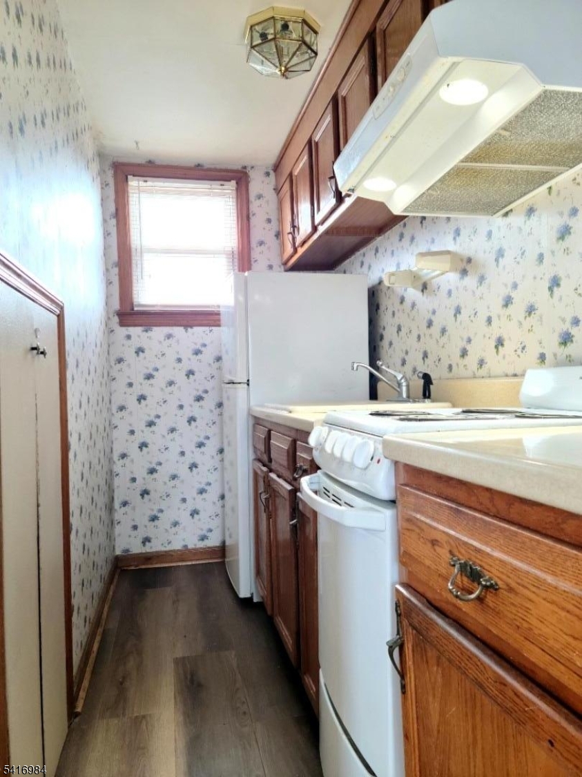 DESIRABLE NORTHSIDE - Residential Lease