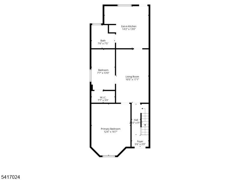 Main image without alt text