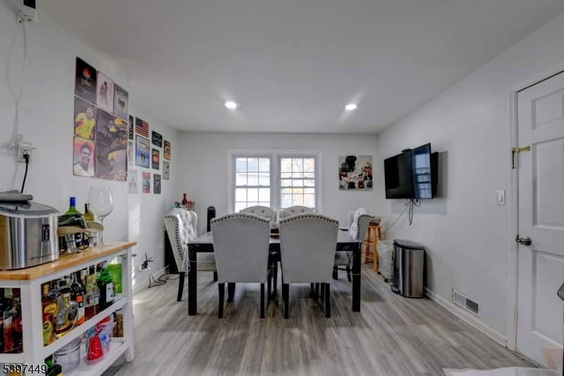 North Elizabeth - Residential Income