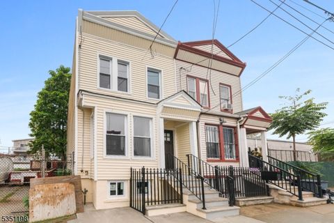 33 Emmet St, Newark City, NJ 07114 - #: 3956913