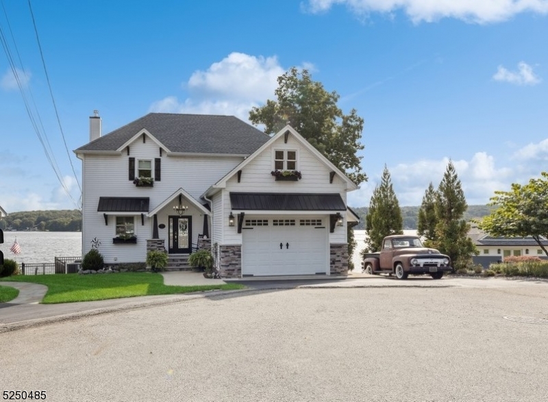 Pickerel Point - Residential