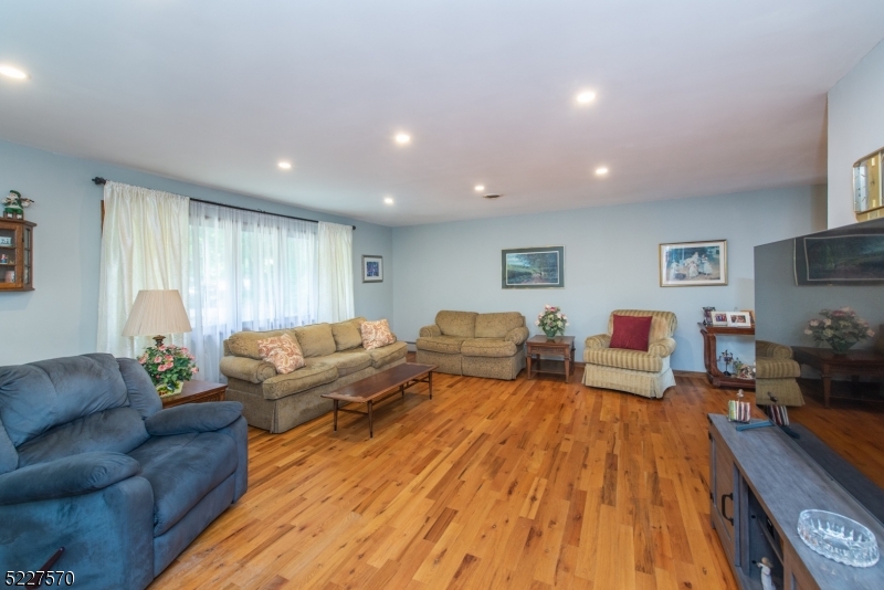 Erskine Lake - Residential