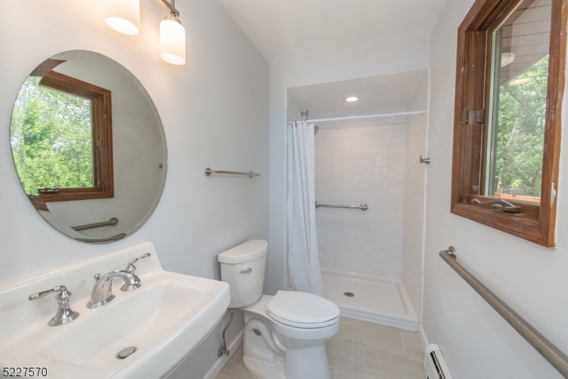 Erskine Lake - Residential