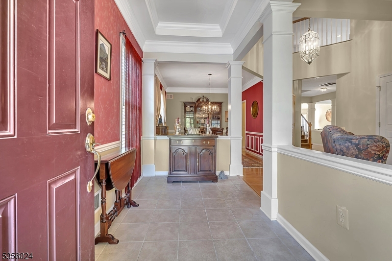 326 Biltmore Ln