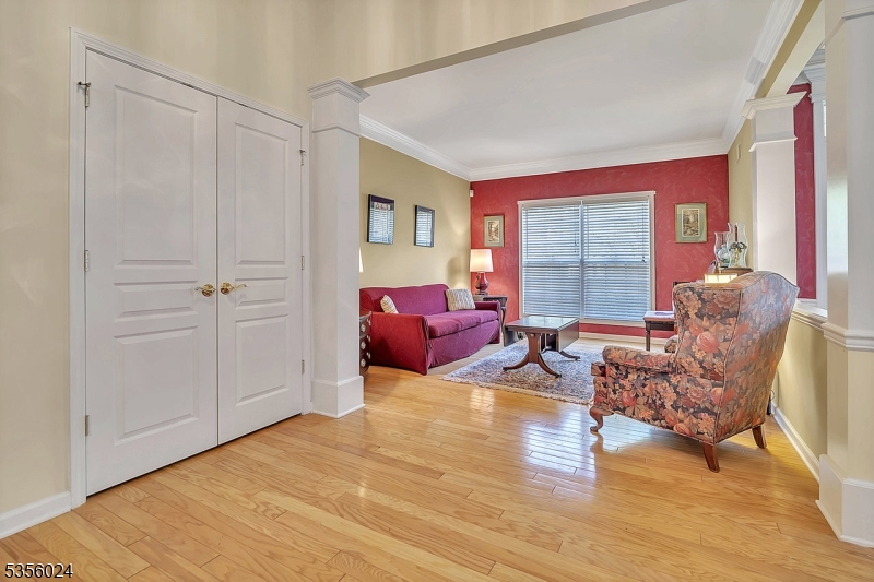 326 Biltmore Ln