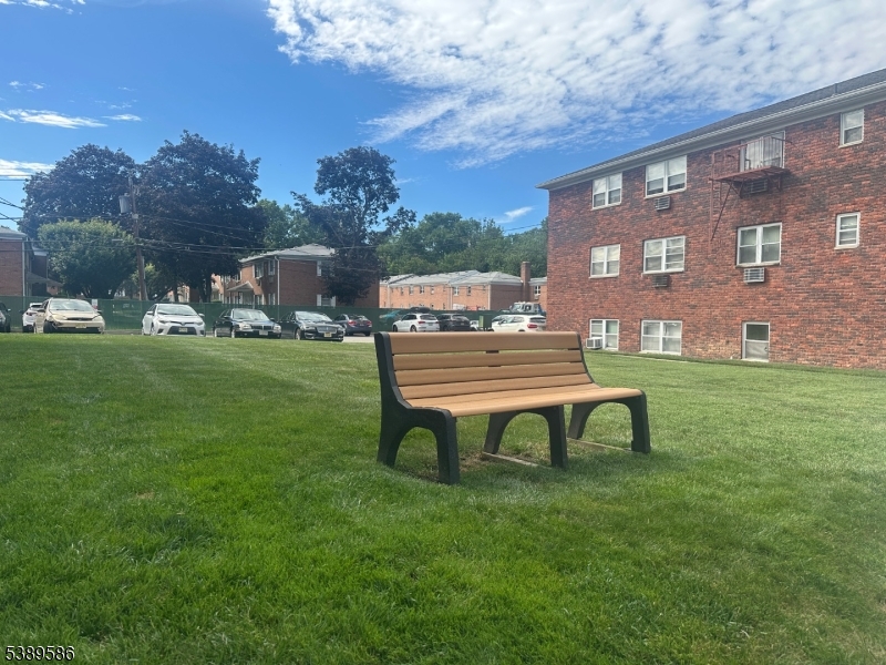 Manor Condos - Residential Lease