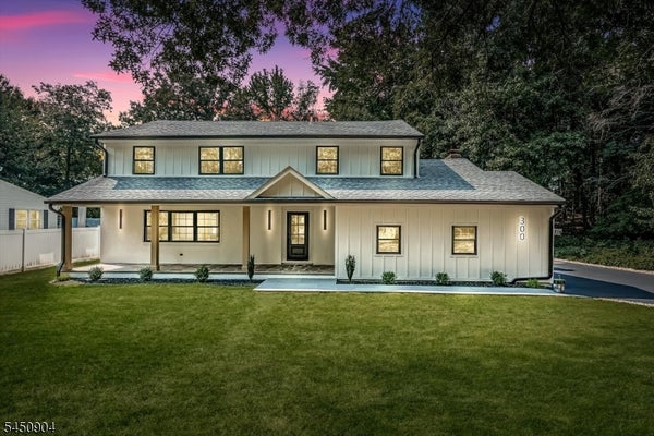 300 E CHESTNUT AVE, METUCHEN, NJ 08840 - Image c058535ddf7dae97c0ea37ddd0c52fe6/1332018447