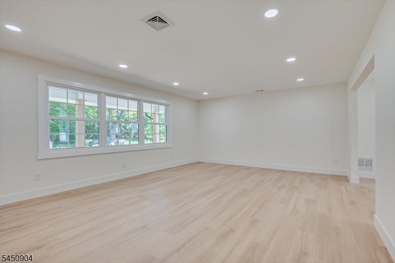 300 E Chestnut Ave, Metuchen Boro, NJ, 08840, USA, 5 Bedrooms Bedrooms, ,4 BathroomsBathrooms,Residential,Active,300 E Chestnut Ave,4044337