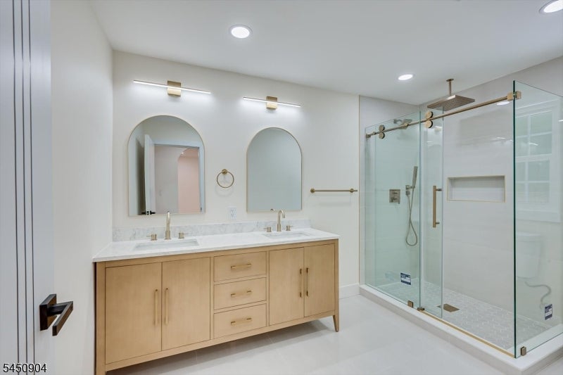 300 E Chestnut Ave, Metuchen Boro, NJ, 08840, USA, 5 Bedrooms Bedrooms, ,4 BathroomsBathrooms,Residential,Active,300 E Chestnut Ave,4044337