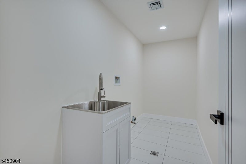 300 E Chestnut Ave, Metuchen Boro, NJ, 08840, USA, 5 Bedrooms Bedrooms, ,4 BathroomsBathrooms,Residential,Active,300 E Chestnut Ave,4044337