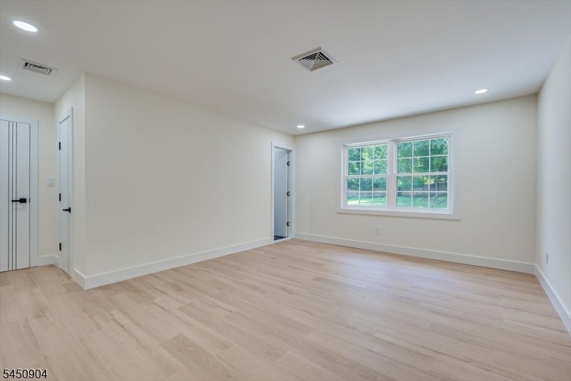 300 E Chestnut Ave, Metuchen Boro, NJ, 08840, USA, 5 Bedrooms Bedrooms, ,4 BathroomsBathrooms,Residential,Active,300 E Chestnut Ave,4044337