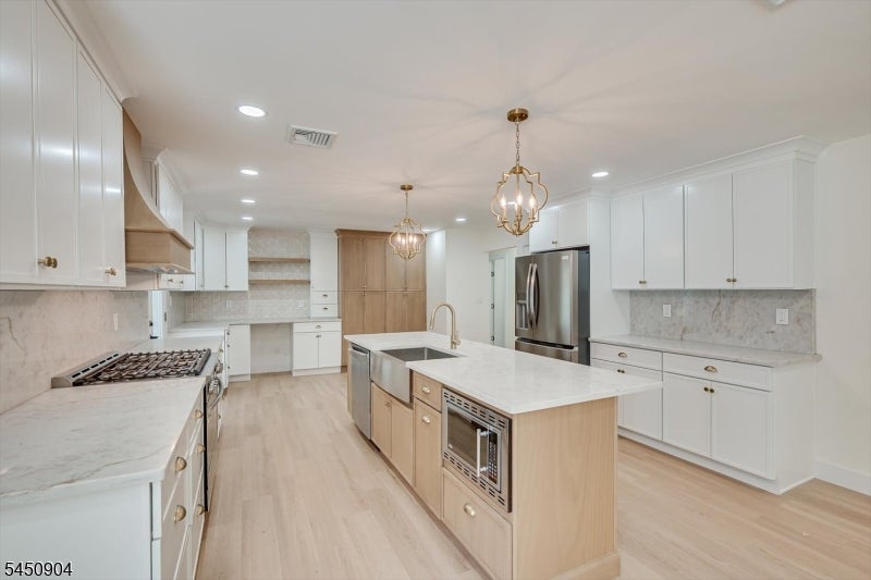 300 E Chestnut Ave, Metuchen Boro, NJ, 08840, USA, 5 Bedrooms Bedrooms, ,4 BathroomsBathrooms,Residential,Active,300 E Chestnut Ave,4044337