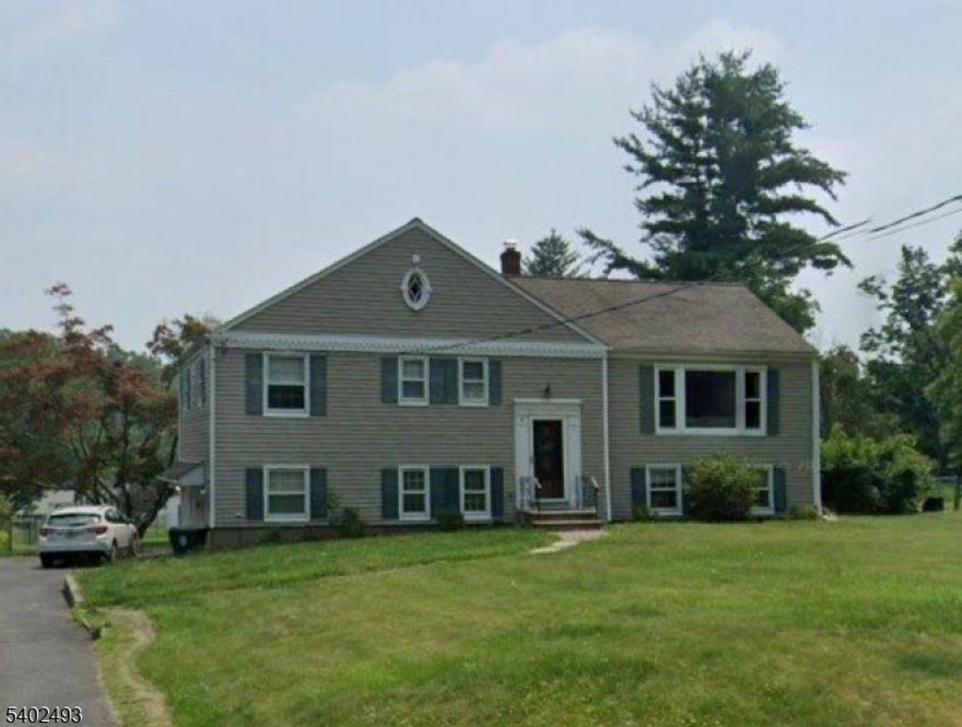 Listing entered to be available for comps.