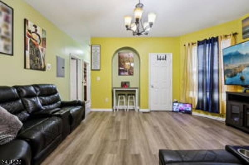 Clinton Hill - Residential Income