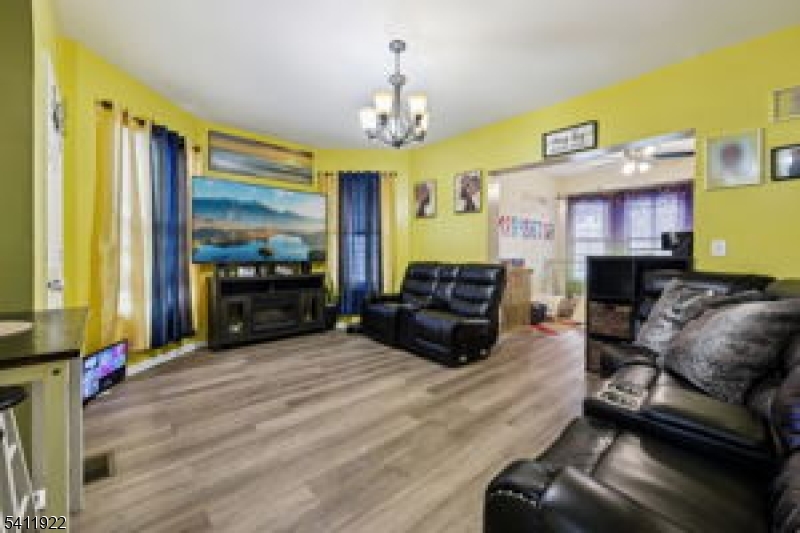 Clinton Hill - Residential Income