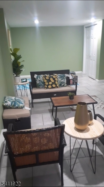 Clinton Hill - Residential Income