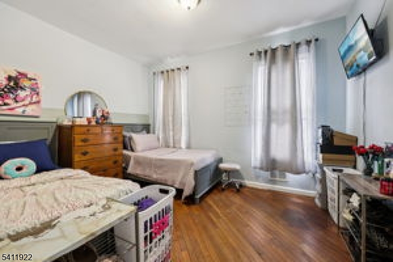 Clinton Hill - Residential Income