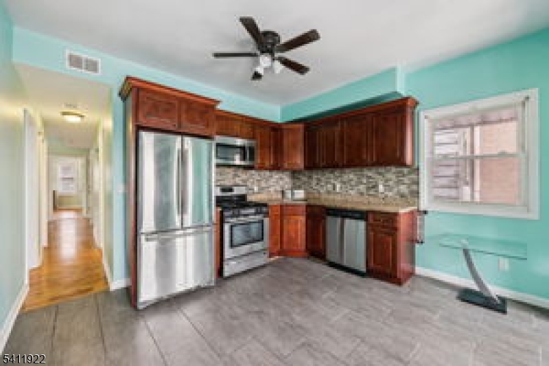 Clinton Hill - Residential Income