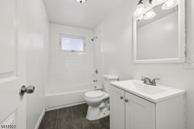 Clinton Hill - Residential Income