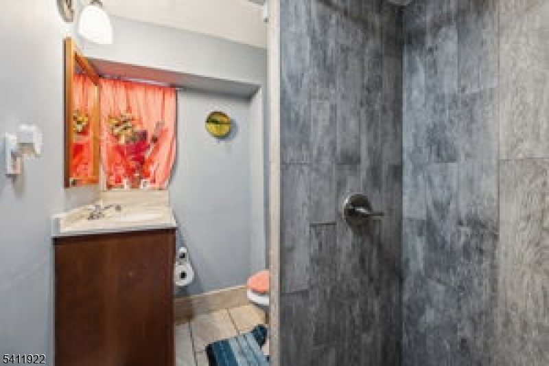 Clinton Hill - Residential Income