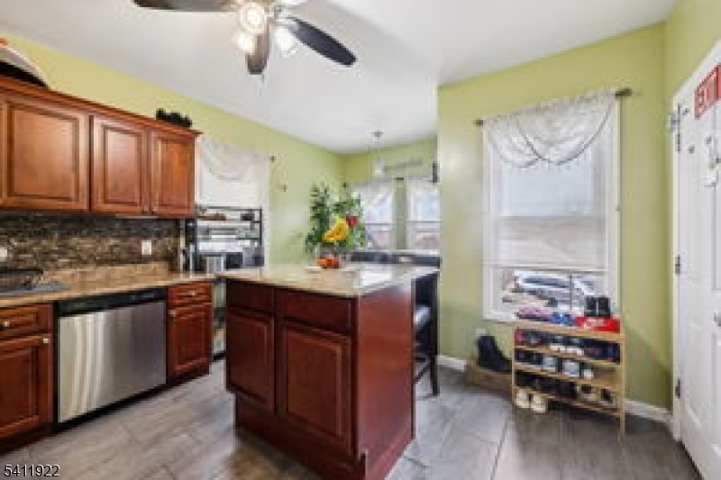 Clinton Hill - Residential Income