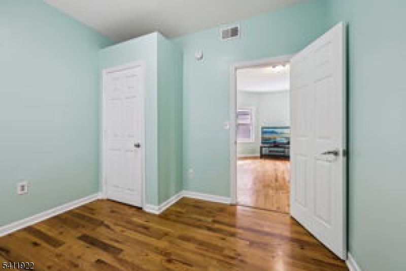 Clinton Hill - Residential Income