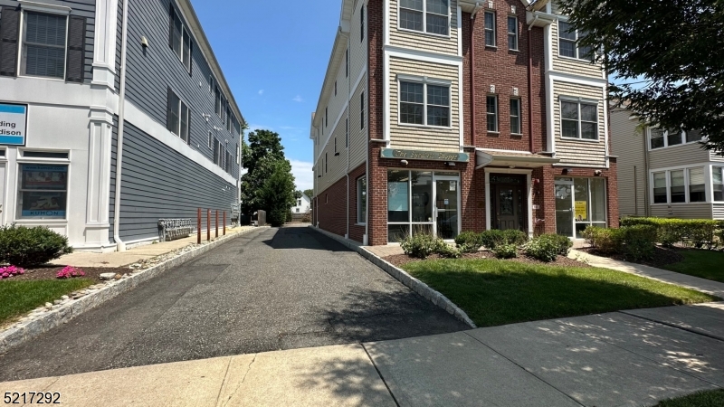 Downtown - Commercial Lease