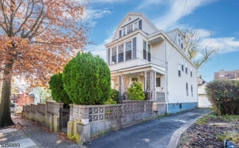 12 Bock Ave