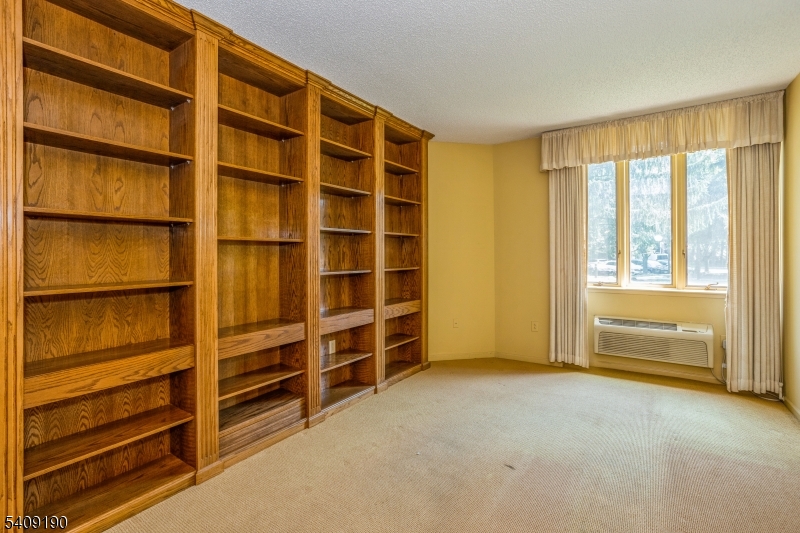 Crown View Manor - Residential