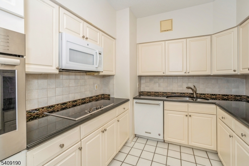 Crown View Manor - Residential