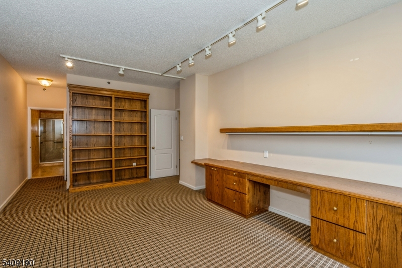 Crown View Manor - Residential